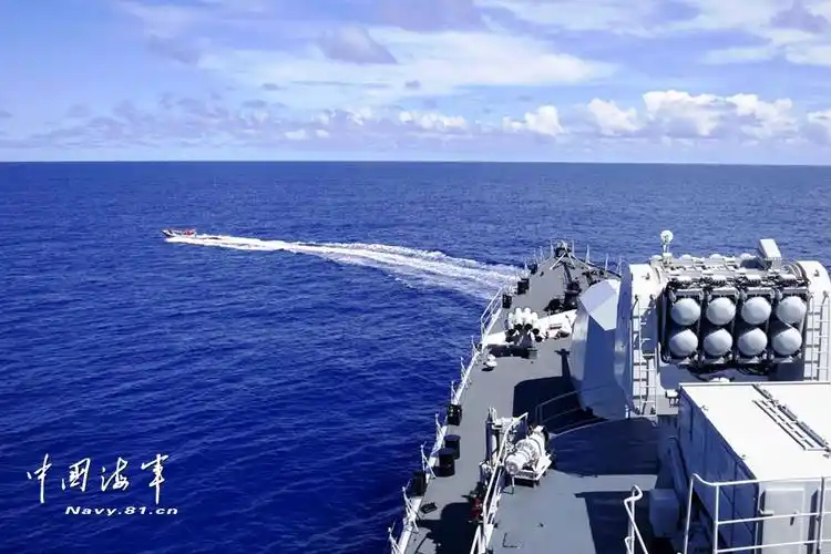 中国海军舰队亮剑西太:舰载快艇驰骋大洋