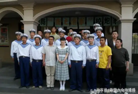 父母爱情花絮照大曝光安杰同群演合影站c位