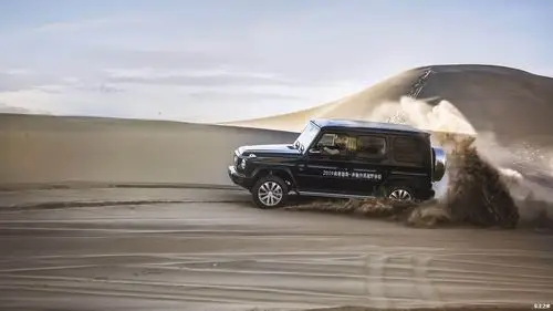 奔驰g级沙漠越野体验 能带你去你想去的任何地方
