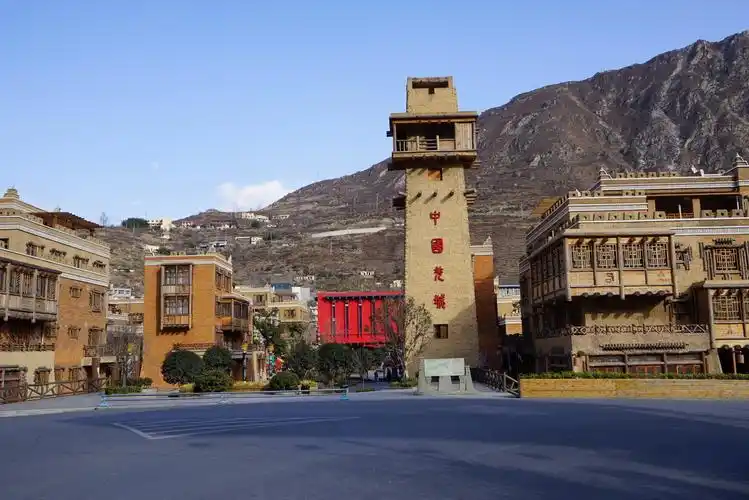 新汶川县城一角