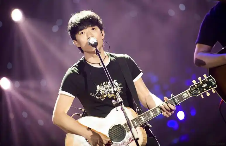 赵雷这首十九岁终于发布不枉大家心心念念等这么久