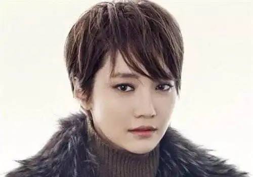 女生短发发尾做成碎发可以吗新型女孩子短发碎发发型图片来袭3