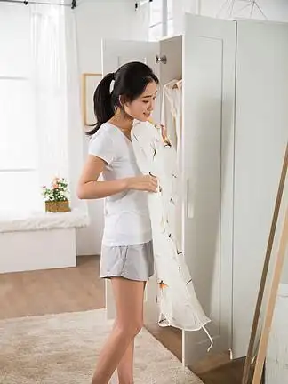 2青年女人试衣服122青年女人试衣服022青年女人试衣服