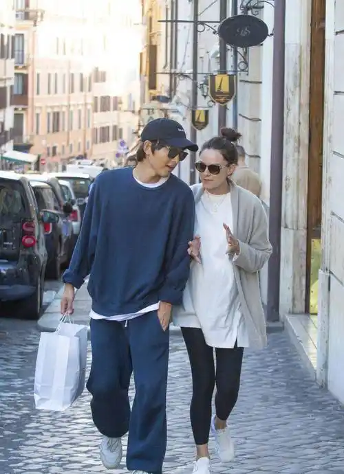 40岁凯蒂一年内两度怀孕,网友:怪不得乔妹离婚_生活_宋慧乔_孩子