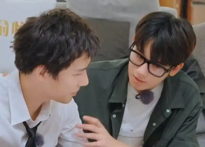 抖机灵左右逢源一场旅行综艺把胡先煦的心眼展现得淋漓尽致