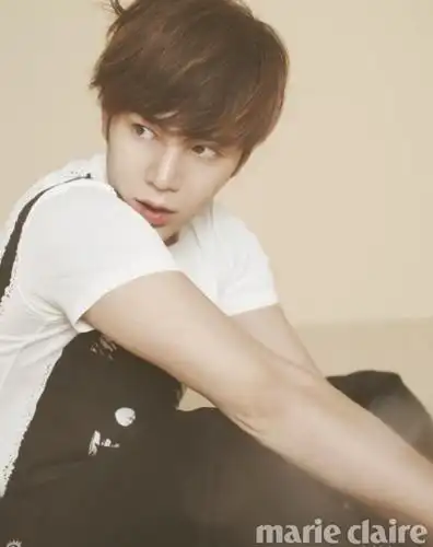 张根硕短发高清帅照,张根硕为什么在韩国不受欢迎?