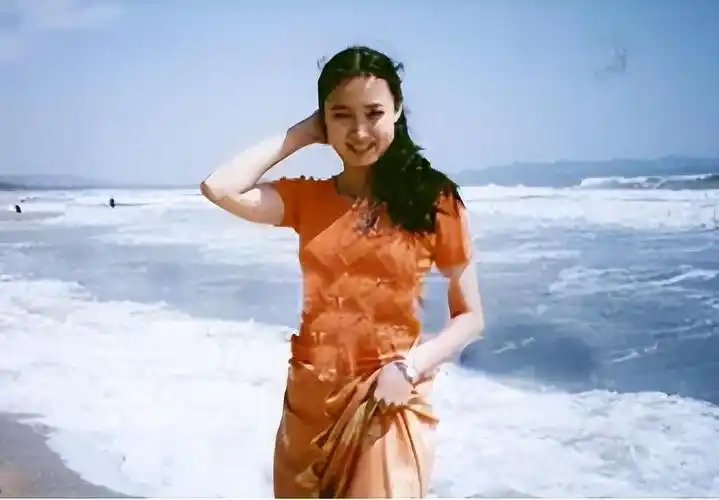 回顾桑晨被迫成为央视主持人人气不及李红却是资深元老