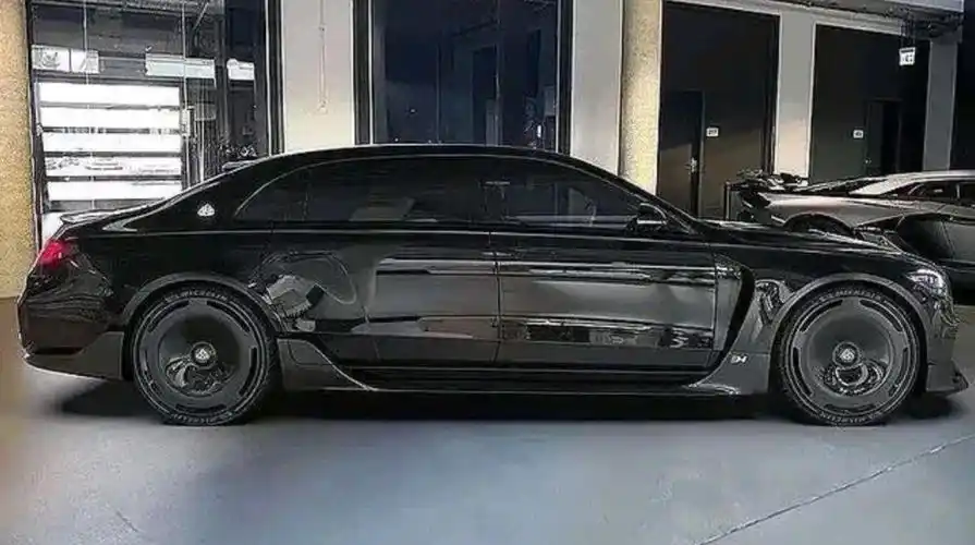 奔驰旗舰迈巴赫s900实车5秒破百