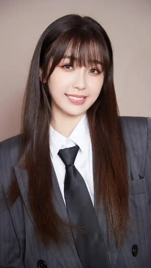 女团the9成员虞书欣,歌声甜美,舞蹈可爱,来看美照吧