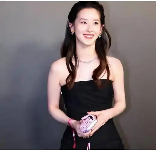 纪实:奶茶妹妹章泽天22岁嫁给刘强东,如今怎么样了?