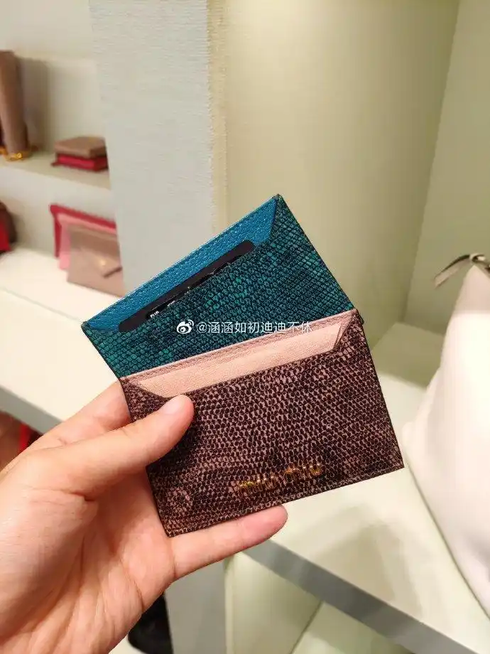 特价#miumiu女款卡包原价160特价70再八折 555￥2西班牙·马德里