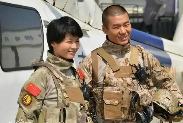 特种兵之火凤凰:八位丰满女主令人眼花缭乱,男兵看见走不动道