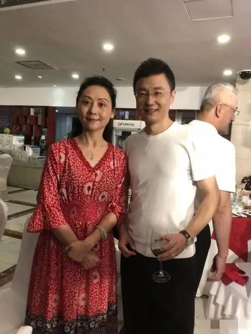 王宁刘纯燕夫妇庆祝30周年珍珠婚,央视著名的主持人一大半都来了