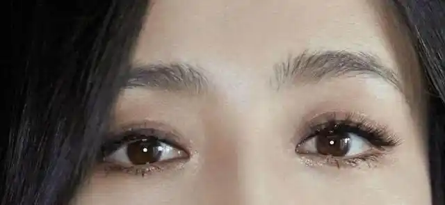 看眼睛猜明星猜出迪丽热巴用了3秒猜出杨幂只用一秒足够