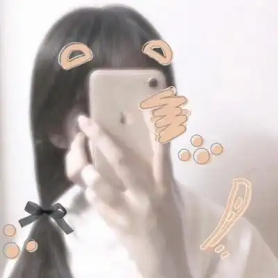 女生拿手机遮脸头像2021年流行款式