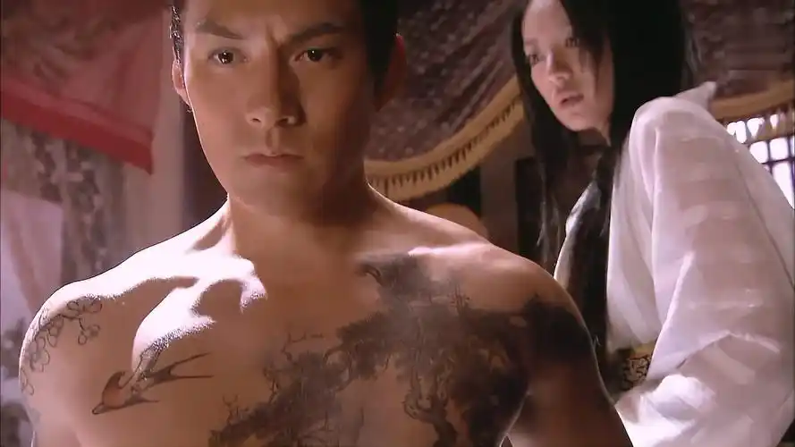 燕青请求李师师帮他在背上刻下忠义二字
