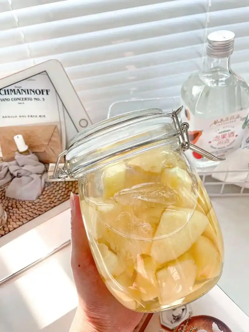 微醺日记|自制清甜爽口的苹果泡酒.