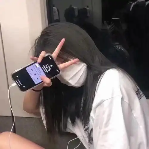 口罩真人女生头像,依旧美丽动人