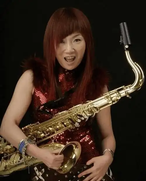 李玉刚被曝三婚娶乌克兰美女,两人还有个混血女儿?