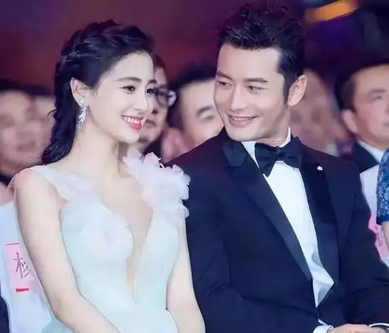 真落寞了?杨颖参加亲子活动,穿衣打扮时髦竟被家长无视