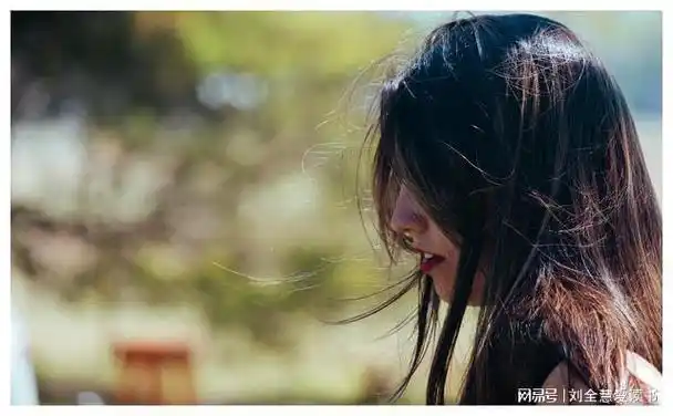 婆婆来家里做客我无意间听到婆婆和小叔子谈话转身就把房砸了