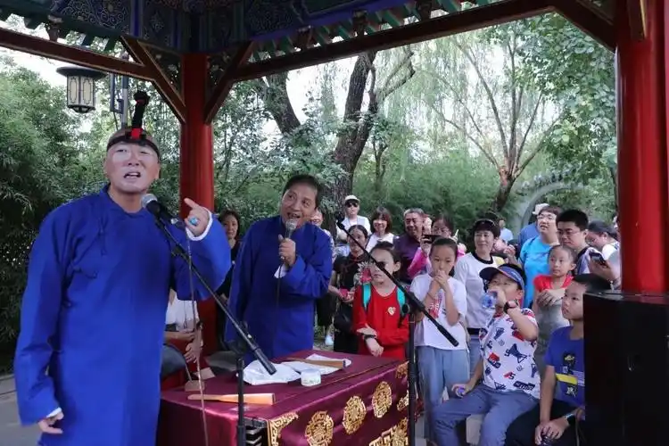 为祖国喝彩北京曲艺团国庆期间演出精彩不断