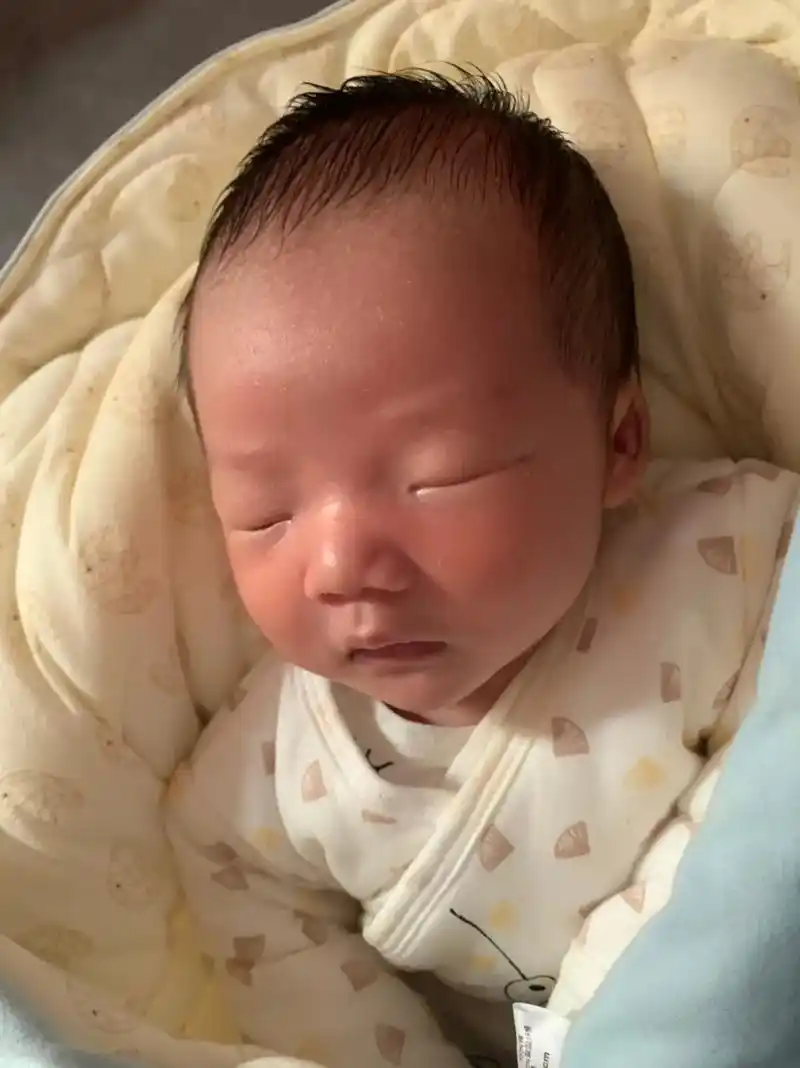 接男宝,一接一个准,这就是我孕期无忌口,刷着抖音,追着剧接来 - 抖音