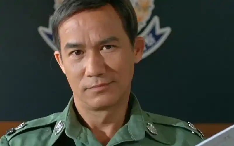 李子雄最后客串,让陈奕迅转到他们球队,陈奕迅说可以但要踢前锋