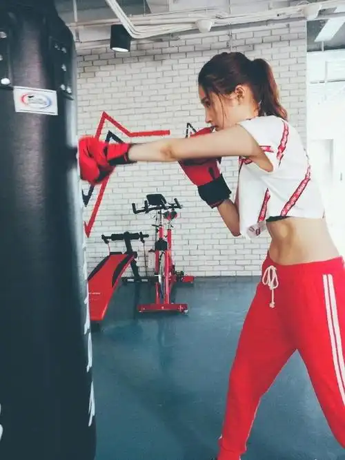 一秒脱衣?比脱衣更诱惑的是……-娱乐频道-手机搜狐