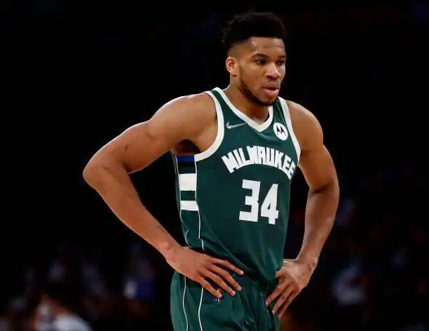 字母哥:洛杉矶的餐饮太贵了,这城市不适合我|阿德托