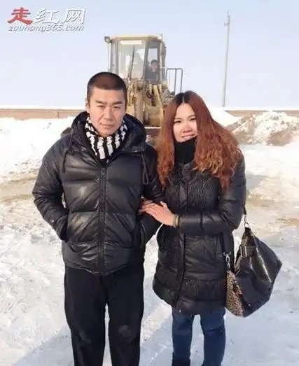 因此观众对徐佳的现实婚姻状况也有了些关注