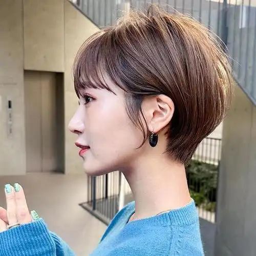 女士短发别乱剪,选这四种就对了,很美很时尚