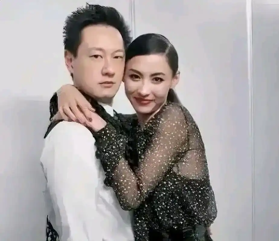 张柏芝三胎生父终于露出水面,与谢霆锋没有任何关系,原来是孙的种.