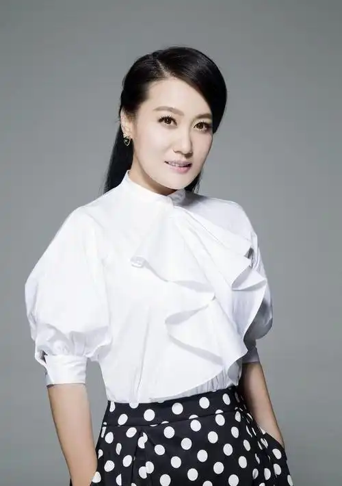 婉拒《歌手》"救"那英,谭晶在乐坛的地位,藏不住了