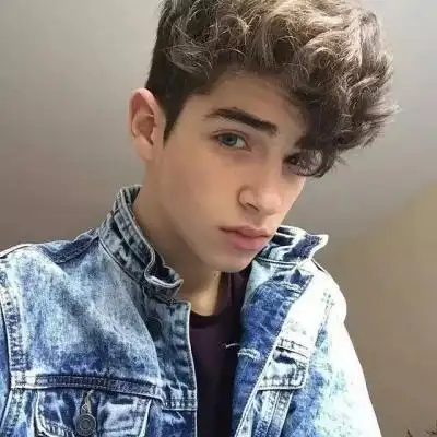 2019欧美男生头像成熟帅气高清图片 深埋于黑暗盛放于阳光