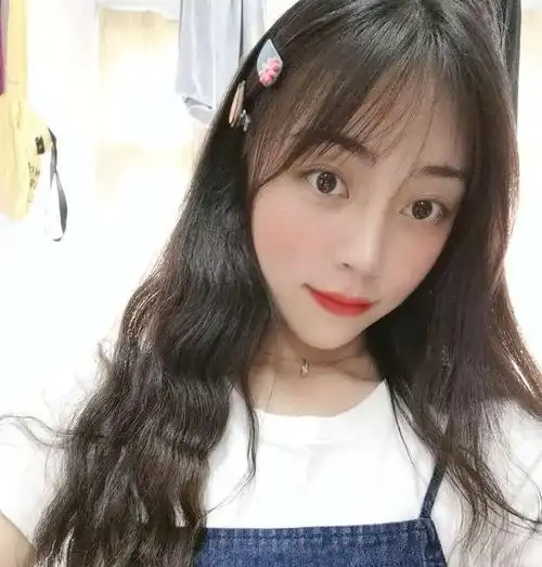 城缘相亲25岁有车有房身材高挑的艺术女孩等待她的王子