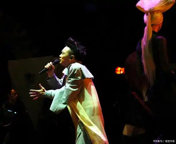 是陈奕迅演唱的一首粤语歌曲,由潘源良作词,eric kwok(郭伟亮)作曲,张