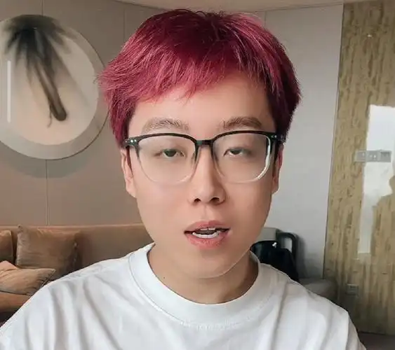 陈泽空降黑白直播间 疯狂恶搞黑白