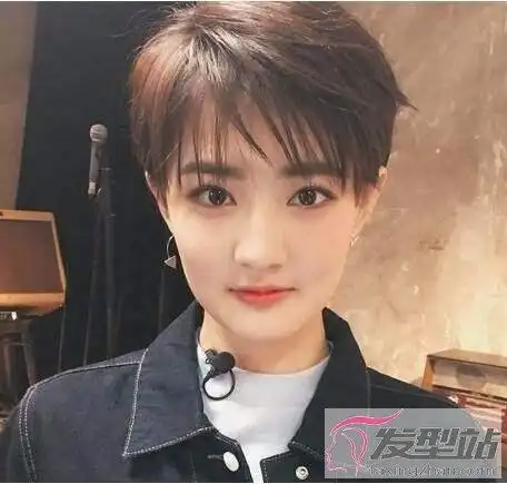 女生炫酷吸睛超短发 让你告别假小子称号_发型站_最新流行发型设计