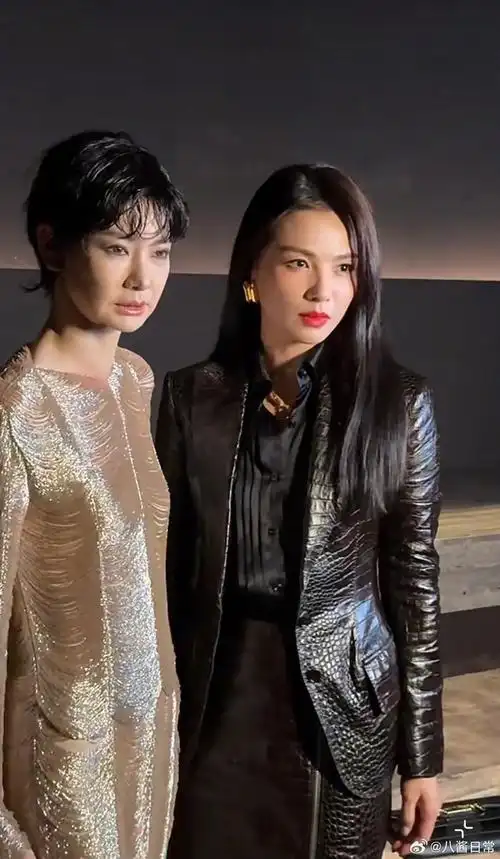 戚薇,刘涛米兰时装周同框合照__财经头条