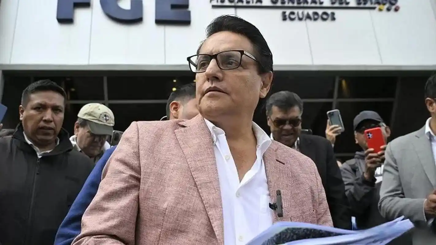 【厄瓜多尔总统候选人被枪杀】当地时间8月9日,厄瓜多尔总统候选人