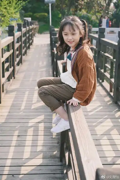 00后算什么这些星二代萌娃都准备抢饭碗了