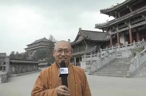 寺庙住持与女主播发生关系被敲诈,系成都石象寺住持,去年当选省政协