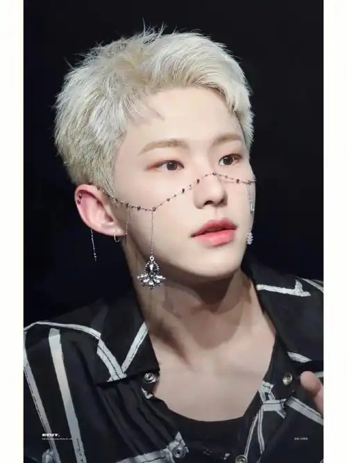 纪念一下我的白寸虎崽555