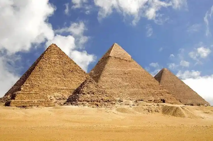 祖孙三代的永生之梦--从太阳船到吉萨金字塔群