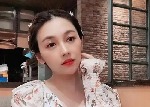 《非诚勿扰》最美单亲妈妈,勇敢求爱多次被拒,今生活令人羡慕!_张懿