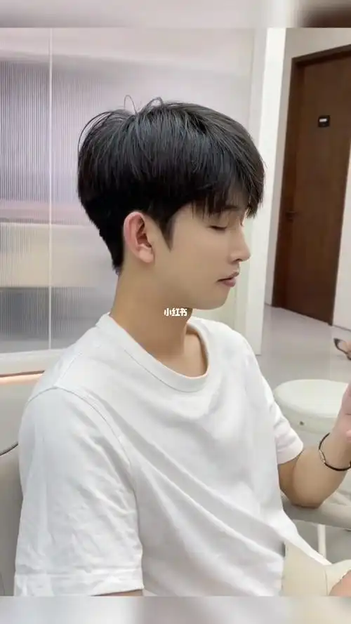 方脸大脸的韩式碎盖发型免打理|||9315男生夏季必选清爽发型75