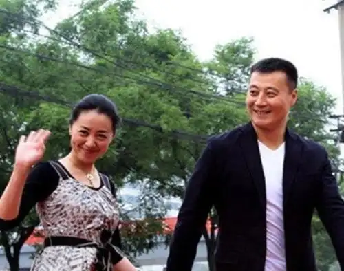 "老戏骨"任程伟婚后24年为何0绯闻看老婆是谁就明白了