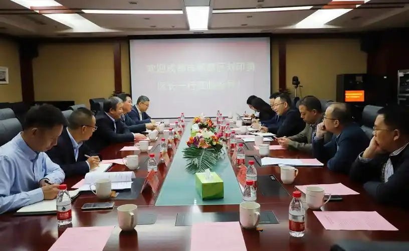 郝彦领会见成都市郫都区区长刘印勇一行