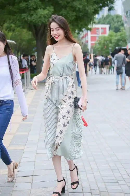 端庄大气的女子